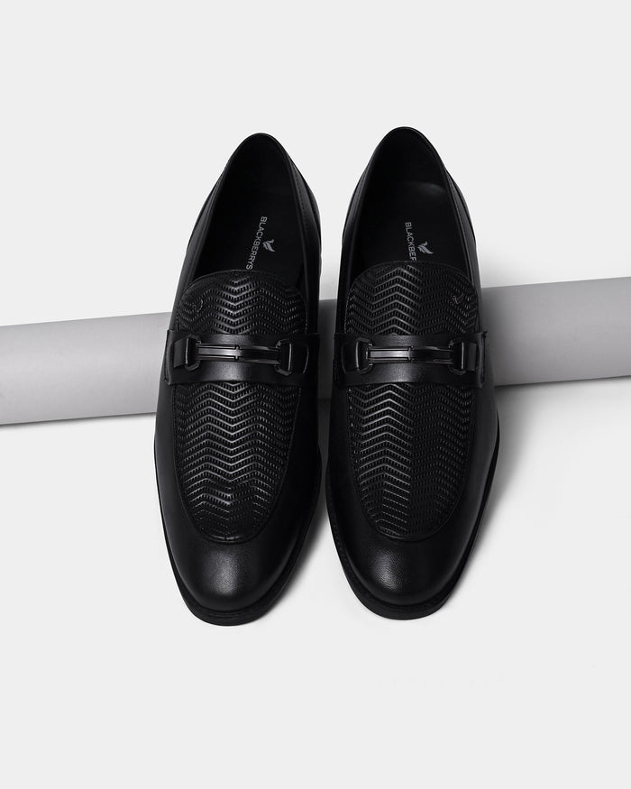 Black Textured Slip On Shoes - Apron