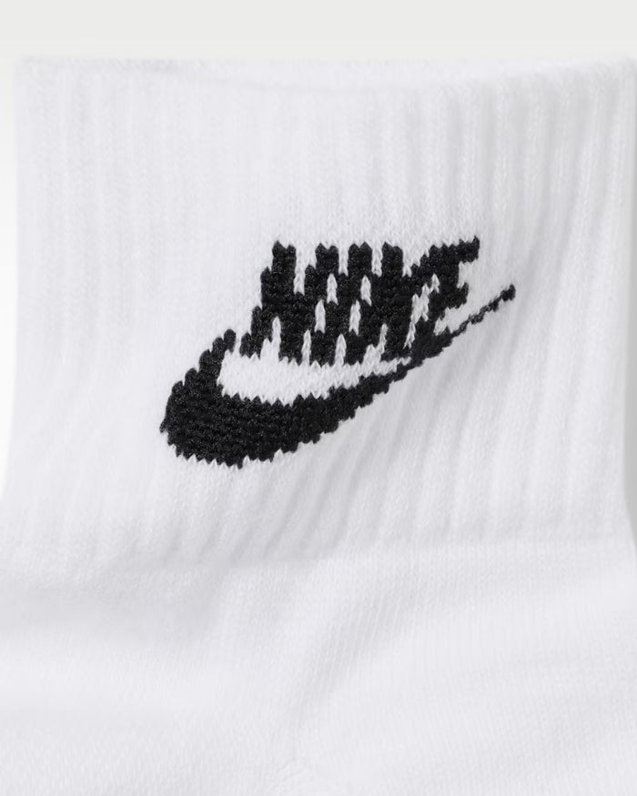 Nike Everyday Essential Ankle Socks (3 Pairs)