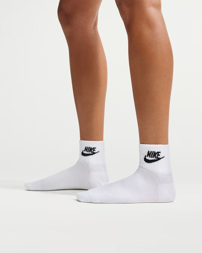 Nike Everyday Essential Ankle Socks (3 Pairs)