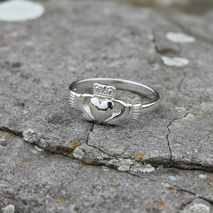 Solvar Ladies Sterling Silver Claddagh Ring s2279