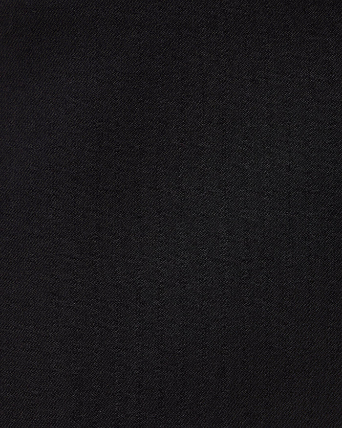 13735